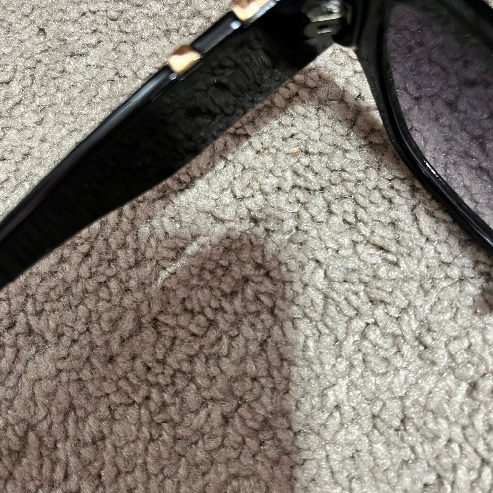 Sold on other site women’s V sunglasses black square designer fashion - Picture 2 of 9